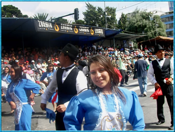 Las calles de Ambato vestidas con mucha alegr&iacute;a y color