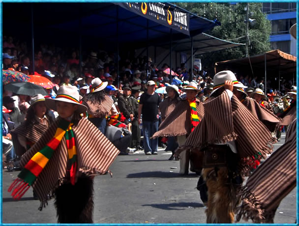 Estudiantes del Colegio Atahualpa con la coreograf&iacute;a "Australia"