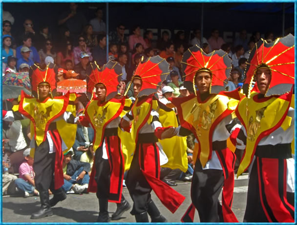 Estudiantes del Colegio Bol&iacute;var con la coreograf&iacute;a "China"