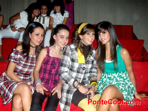 Ni&ntilde;os con trajes de la &eacute;poca colonial en el Club Tungurahua