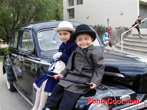 Ni&ntilde;os con trajes de la &eacute;poca colonial en el Club Tungurahua