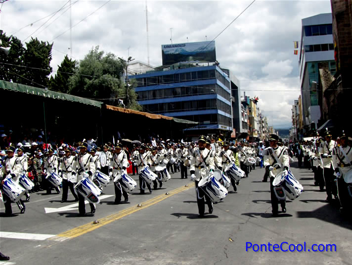 Banda de gala del Colegio Indoamerica