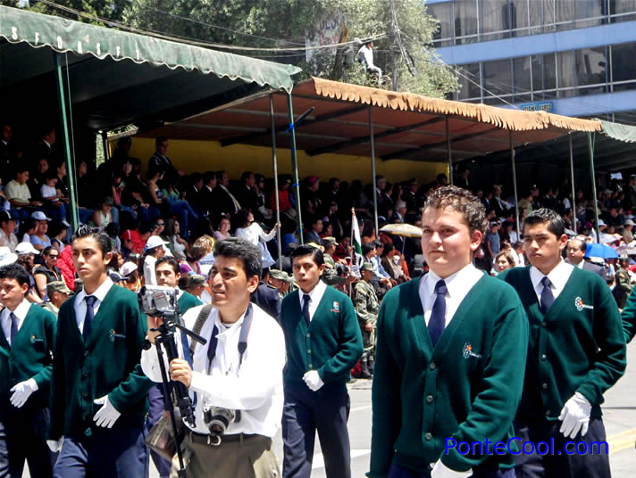 Estudiantes de los sextos del Colegio Indoamerica