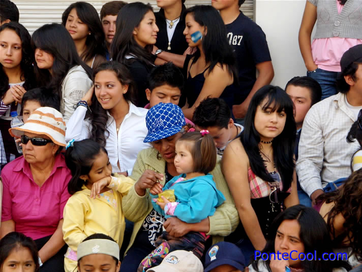 Con la familia y los mejores amigos se observo el desfile