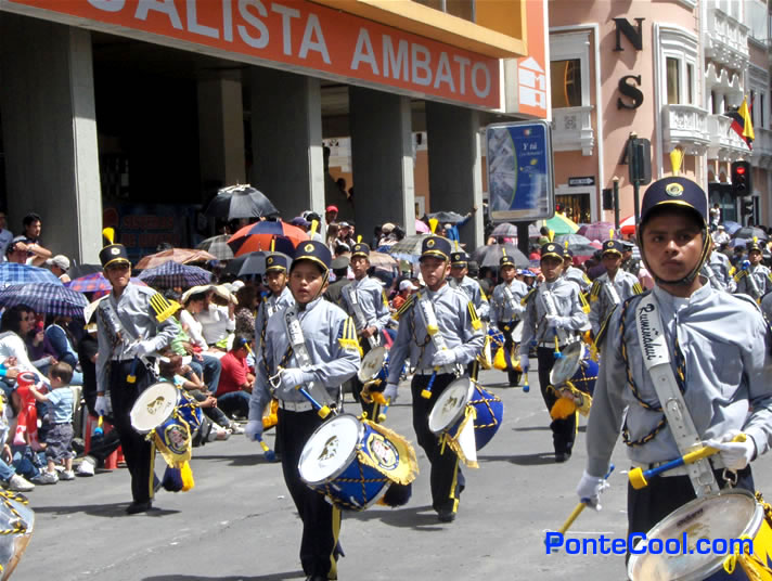 Banda de Gala del Colegio Técnico Rumiñahui