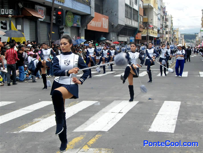 Con su alegria las bastoneras festejan a Ambato